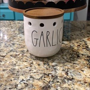 Rae Dunn Garlic Cellar